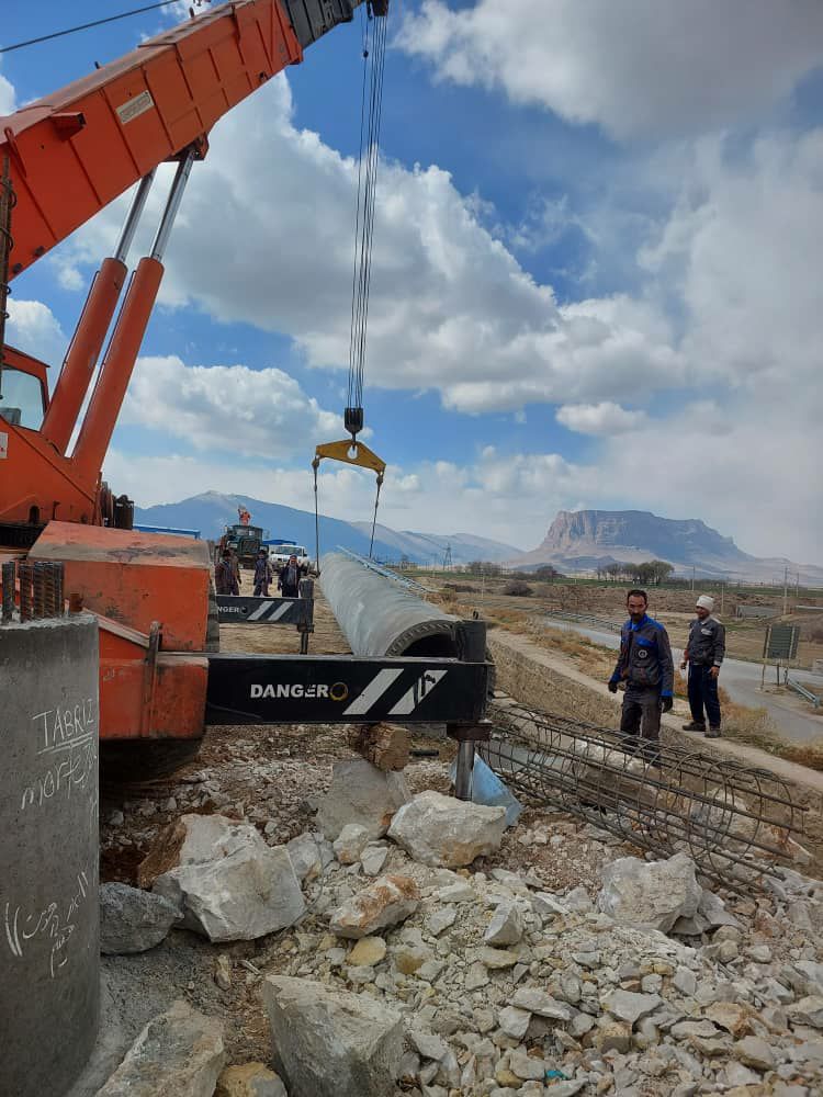گزارش تصویری از ادامه عمليات احداث پروژه “خط انتقال ۶۶ کیلوولت بیدگل،پمپاژ شماره ۱ واقع در استان فارس شهرستان مرودشت  ” به همت همکاران متخصص و تلاشگر شرکت پارس ساختار به صورت EPC