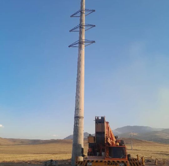 گزارش تصویری از ادامه عمليات احداث پروژه “خط انتقال ۶۳ کیلوولت دومداره حد فاصل پست های شاهد-سر فیروزآباد واقع در  کرمانشاه” به همت همکاران متخصص و تلاشگر شرکت پارس ساختار  📸ارسالی از همکار محترم آقای محسن ربیعی  💎پارس ساختار نماد تلاش و پویایی