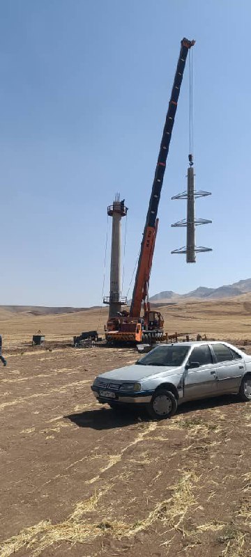گزارش تصویری از ادامه عمليات احداث پروژه “خط انتقال ۶۳ کیلوولت دومداره حد فاصل پست های شاهد-سر فیروزآباد واقع در  کرمانشاه” به همت همکاران متخصص و تلاشگر شرکت پارس ساختار  📸ارسالی از همکار محترم آقای محسن ربیعی  💎پارس ساختار نماد تلاش و پویایی
