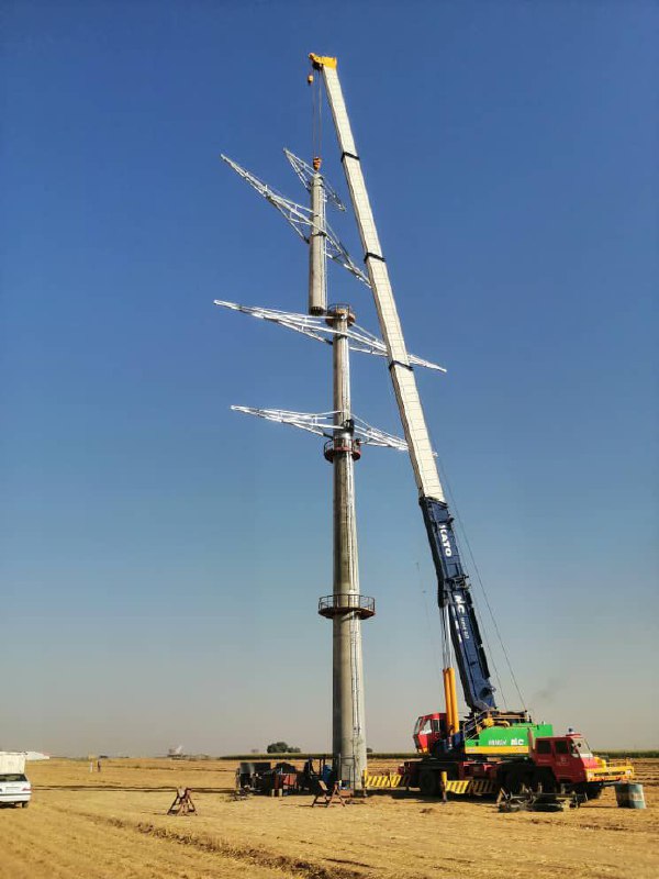 گزارش تصویری از عمليات احداث پروژه “خط انتقال ۴۰۰ کیلوولت دو مداره فولاد فراد – در شهر قروین” به همت همکاران متخصص و تلاشگر شرکت پارس ساختار 📸ارسالی از همکار محترم آقای خانی  💎پارس ساختار نماد تلاش و پویایی