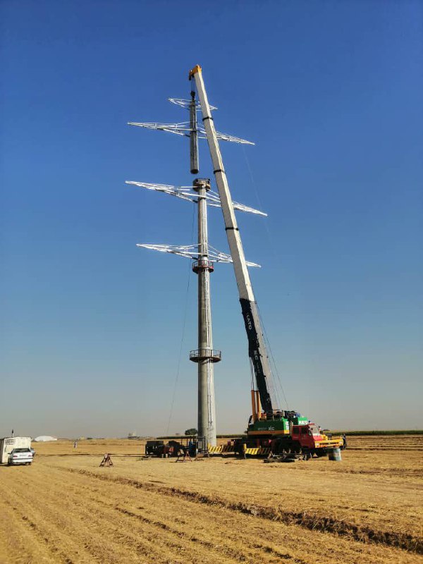 گزارش تصویری از عمليات احداث پروژه “خط انتقال ۴۰۰ کیلوولت دو مداره فولاد فراد – در شهر قروین” به همت همکاران متخصص و تلاشگر شرکت پارس ساختار 📸ارسالی از همکار محترم آقای خانی  💎پارس ساختار نماد تلاش و پویایی