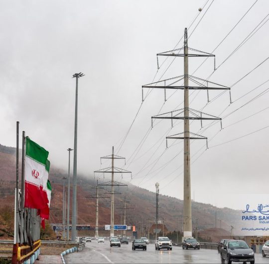 گزارش تصویری از خط ۱۳۲ کیلوولت در یک روز بارانی اتوبان پاسداران تبریز به عنوان رینک شمالی تبریز با استفاده از دکل های تک پایه خود ایستای بتنی پارس ساختار /سری دوم