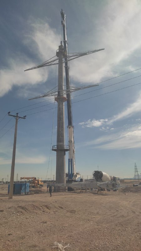 گزارش تصویری از ادامه عمليات احداث پروژه “خط دو و چهار مداره ۴۰۰/۶۳ کیلوولت نیروگاه شهید منتظری به پست امیرکبیر اصفهان ” به همت همکاران متخصص و تلاشگر شرکت پارس ساختار   💎پارس ساختار نماد تلاش و پویایی