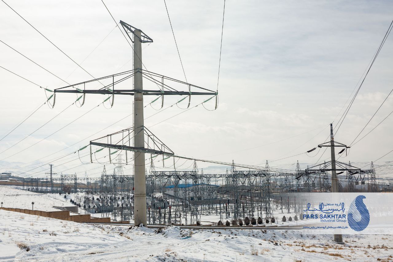 سری دوم گزارش تصویری در یک روز برفی از پروژه ماندگار « ۲۳۰ و ۱۳۲ کیلوولت پست والی تبریز به سردرود»  با استفاده از دکل های تک پایه خود ایستای بتنی پارس ساختار    💎پارس ساختار نماد تلاش و ایستایی