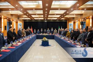 گزارش تصویری//نشست مشترک انجمن فولاد آذربایجان و بانک شهر با حضور دکتر نواده اباذر مدیر ارشد اجرایی گروه صنعتی پارس ساختار و رئیس انجمن فولاد آذربایجان ، دکتر عطاران رییس هیئت مدیره بانک شهر در سالن آمفی تئاتر هتل گسترش تبریز