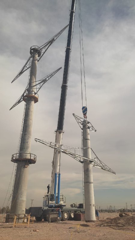 گزارش تصویری از ادامه عمليات احداث پروژه “خط دو و چهار مداره ۴۰۰/۶۳ کیلوولت نیروگاه شهید منتظری به پست امیرکبیر اصفهان ” به همت همکاران متخصص و تلاشگر شرکت پارس ساختار   💎پارس ساختار نماد تلاش و پویایی