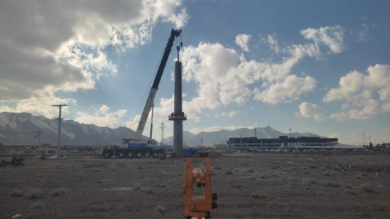 گزارش تصویری از ادامه عمليات احداث پروژه “خط دو و چهار مداره ۴۰۰/۶۳ کیلوولت نیروگاه شهید منتظری به پست امیرکبیر اصفهان ” به همت همکاران متخصص و تلاشگر شرکت پارس ساختار   💎پارس ساختار نماد تلاش و پویایی