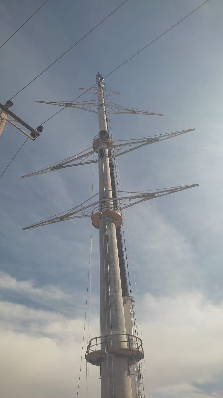 گزارش تصویری از ادامه عمليات احداث پروژه “خط دو و چهار مداره ۴۰۰/۶۳ کیلوولت نیروگاه شهید منتظری به پست امیرکبیر اصفهان ” به همت همکاران متخصص و تلاشگر شرکت پارس ساختار   💎پارس ساختار نماد تلاش و پویایی