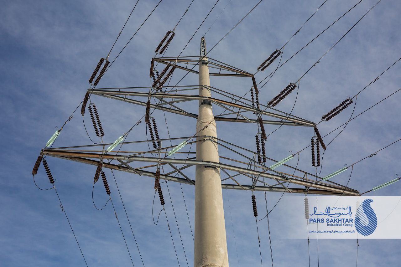 سری دوم گزارش تصویری در یک روز برفی از پروژه ماندگار « ۲۳۰ و ۱۳۲ کیلوولت پست والی تبریز به سردرود»  با استفاده از دکل های تک پایه خود ایستای بتنی پارس ساختار    💎پارس ساختار نماد تلاش و ایستایی