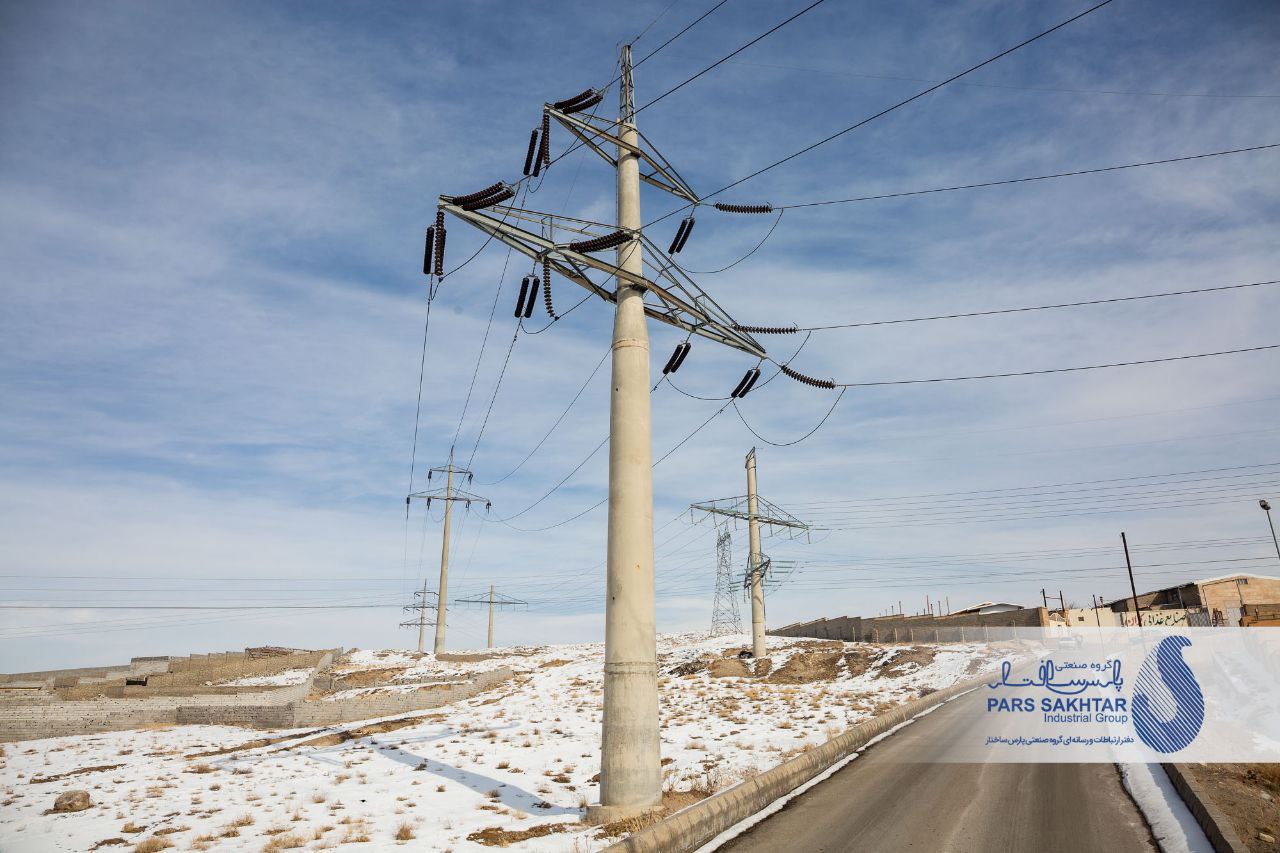 سری دوم گزارش تصویری در یک روز برفی از پروژه ماندگار « ۲۳۰ و ۱۳۲ کیلوولت پست والی تبریز به سردرود»  با استفاده از دکل های تک پایه خود ایستای بتنی پارس ساختار    💎پارس ساختار نماد تلاش و ایستایی