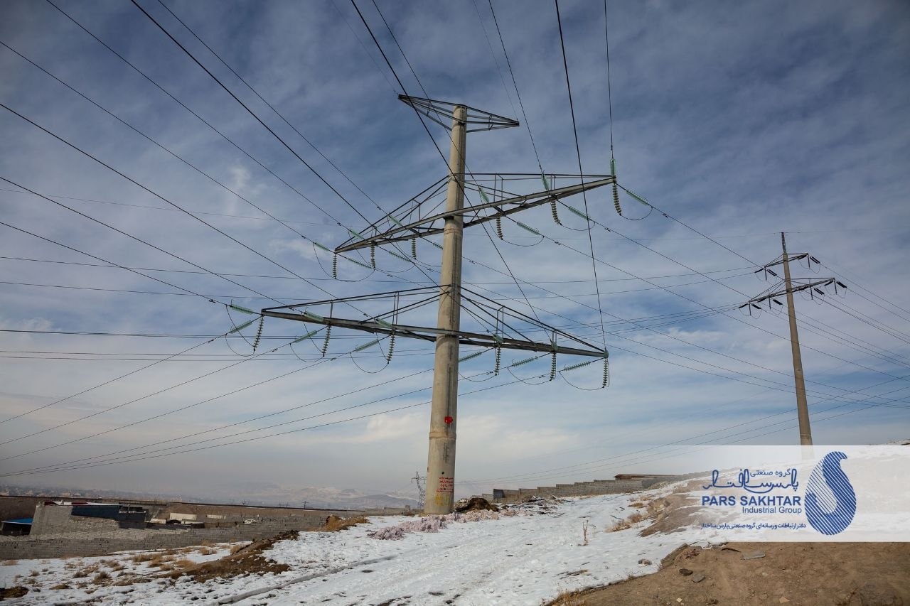 سری دوم گزارش تصویری در یک روز برفی از پروژه ماندگار « ۲۳۰ و ۱۳۲ کیلوولت پست والی تبریز به سردرود»  با استفاده از دکل های تک پایه خود ایستای بتنی پارس ساختار    💎پارس ساختار نماد تلاش و ایستایی