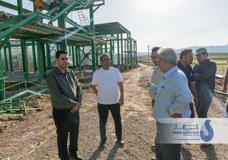 بازدید مهندس اباذر رئیس هیئت عامل گروه صنعتی پارس ساختار از خط انتقال ۱۳۲ کیلوولت احداثی نیروگاه خورشیدی در منطقه آزاد ارس  به همت همکاران تلاشگر شرکت پارس ساختار