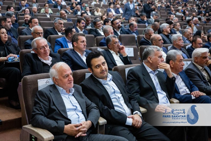 از نوآوری در صنعت برق تا توسعه زنجیره فولاد؛  تقدیر جامعه صنعت از مهندس اباذر  مهندس اباذر، رئیس هیئت عامل گروه صنعتی پارس ساختار، به پاس سال‌ها فعالیت، نوآوری و نقش‌آفرینی در صنعت، به عنوان پیشکسوت برگزیده صنعت آذربایجان شرقی معرفی و تجلیل شد.